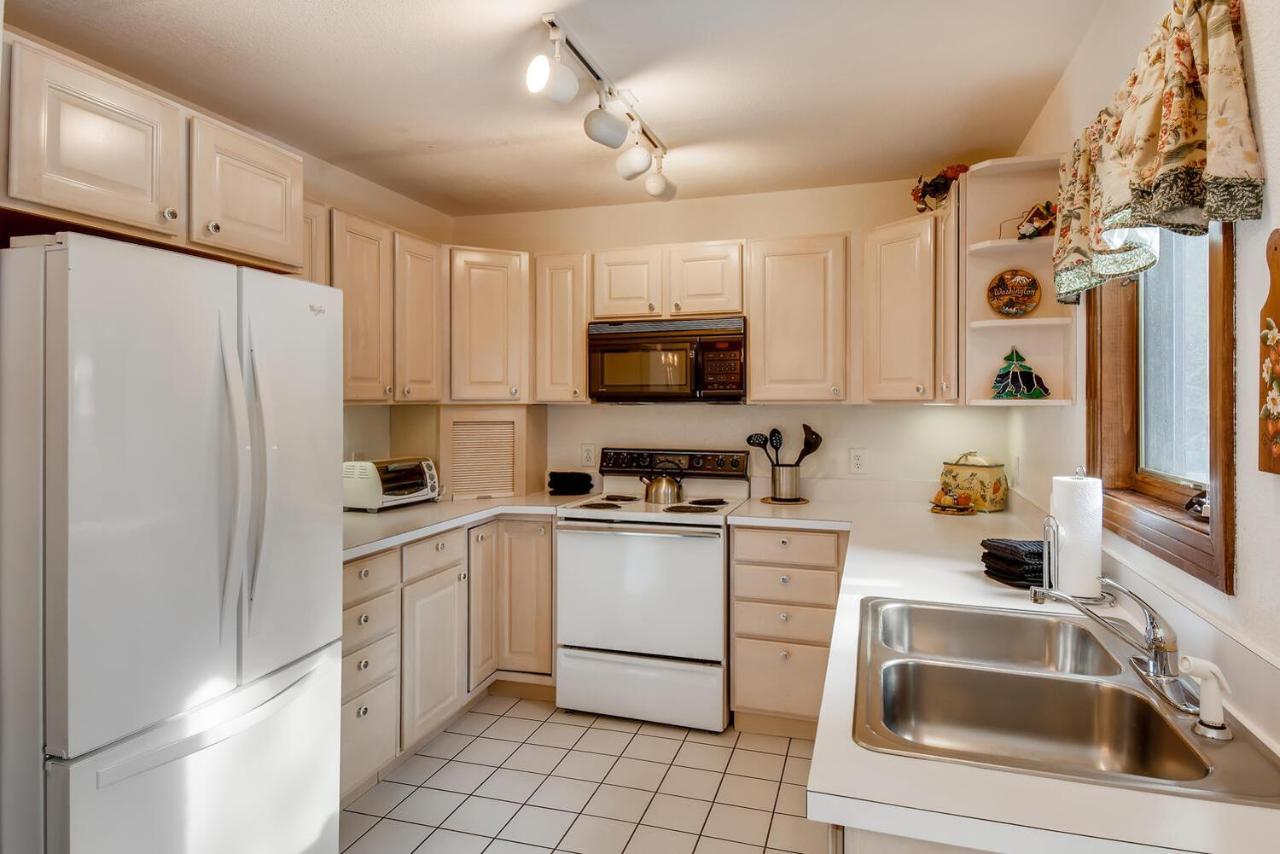 Pinecreek #F - 3 Bedroom - Close To Town - Shuttle To Slopes - Pool And Hot Tub Access بريكنريدج المظهر الخارجي الصورة