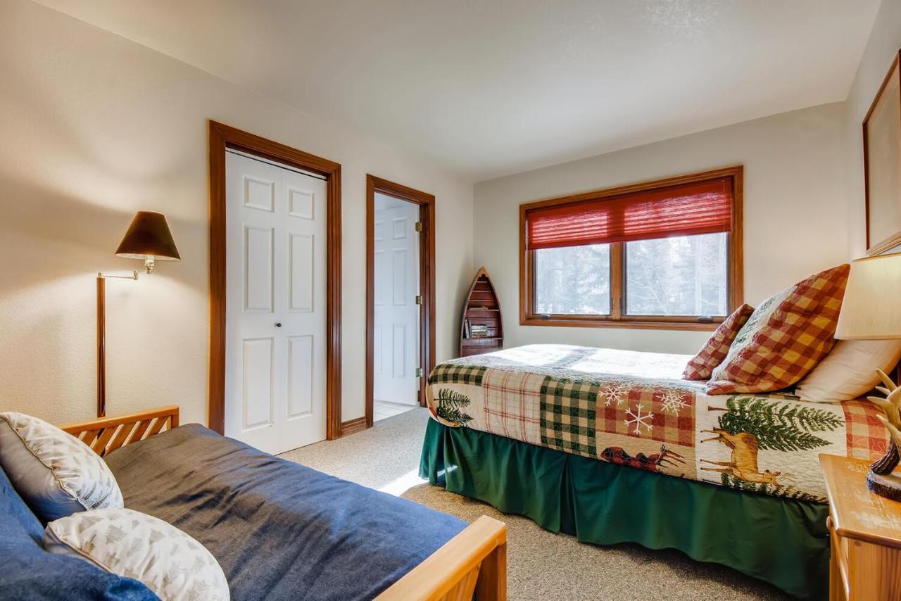 Pinecreek #F - 3 Bedroom - Close To Town - Shuttle To Slopes - Pool And Hot Tub Access بريكنريدج المظهر الخارجي الصورة