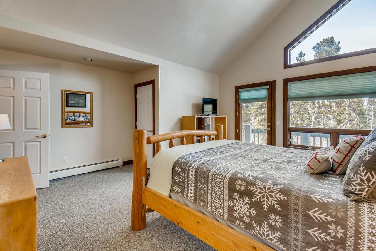 Pinecreek #F - 3 Bedroom - Close To Town - Shuttle To Slopes - Pool And Hot Tub Access بريكنريدج المظهر الخارجي الصورة