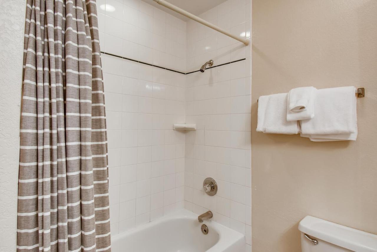 Pinecreek #F - 3 Bedroom - Close To Town - Shuttle To Slopes - Pool And Hot Tub Access بريكنريدج المظهر الخارجي الصورة