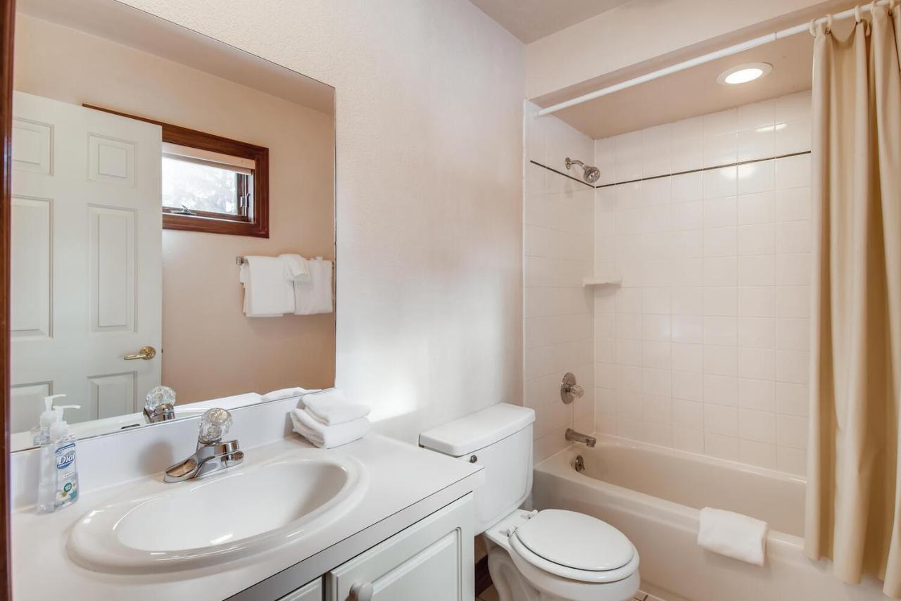 Pinecreek #F - 3 Bedroom - Close To Town - Shuttle To Slopes - Pool And Hot Tub Access بريكنريدج المظهر الخارجي الصورة
